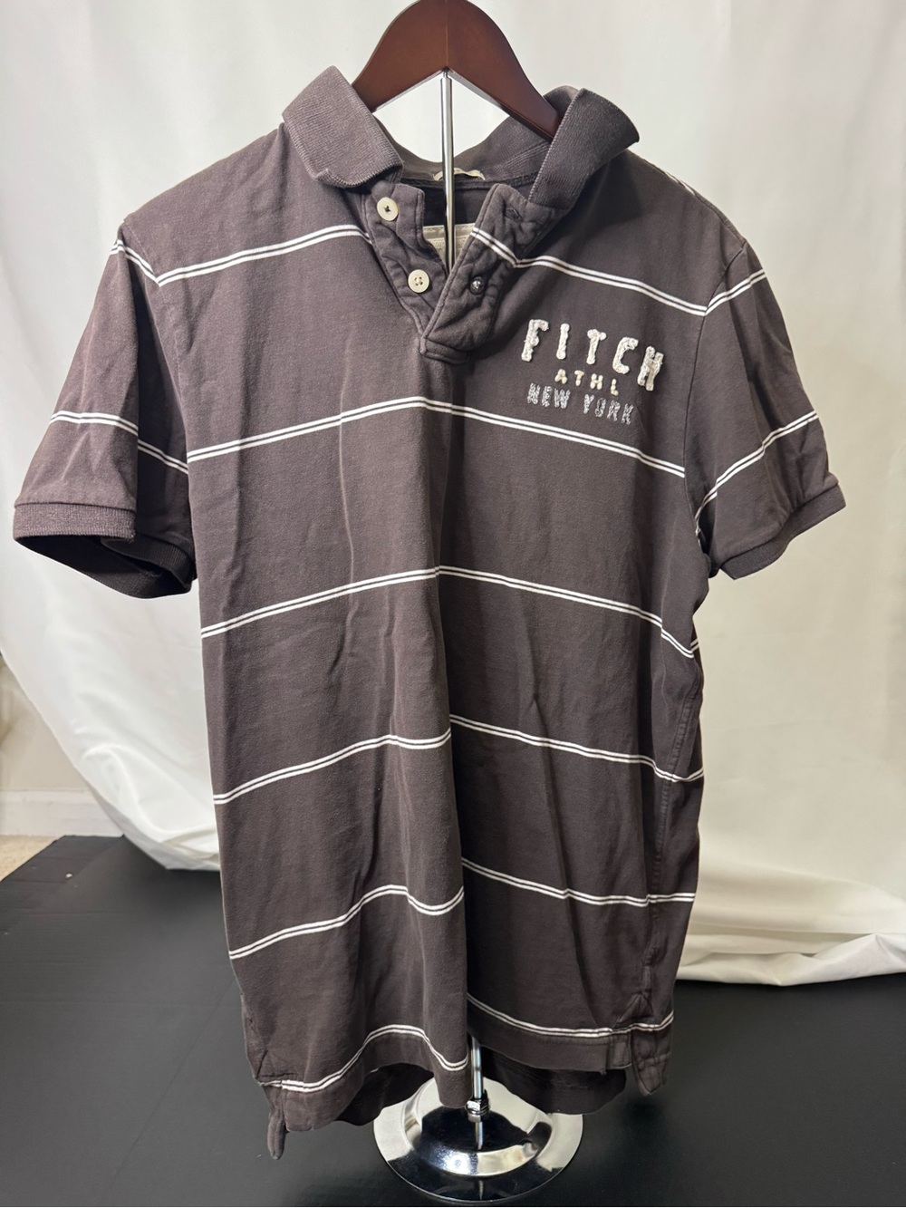 Abercrombie & Fitch Brown Polo men’s w/raised lettering XXL muscle.
